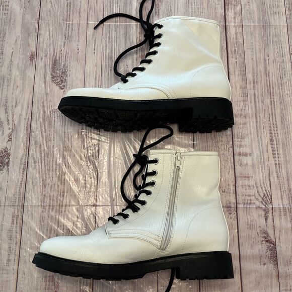 ESPRIT White and Black Shelby Booties White Vegan Leather Combat Boots Size 9 - Picture 6 of 12